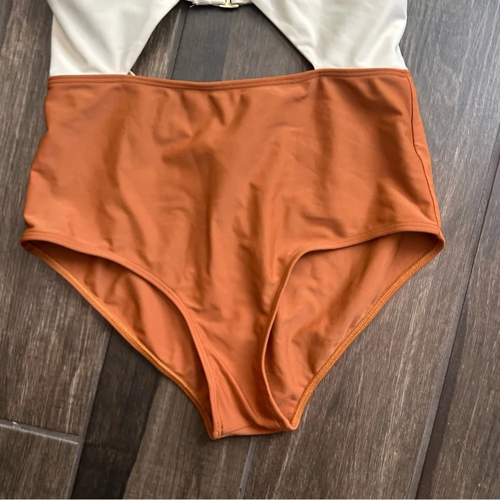 Raising Wild Erika Cut Out One Piece Swimsuit in Ivory/Rust Orange Sz M